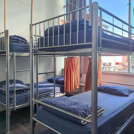 Хостел Metro Adventurer Backpackers Окленд Экстерьер фото